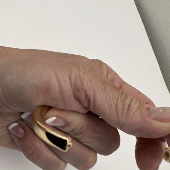 Betsy Johnson Pink Enamel AB Rhinestone Flower Hinge Bangle Bracelet - Picture 10 of 13